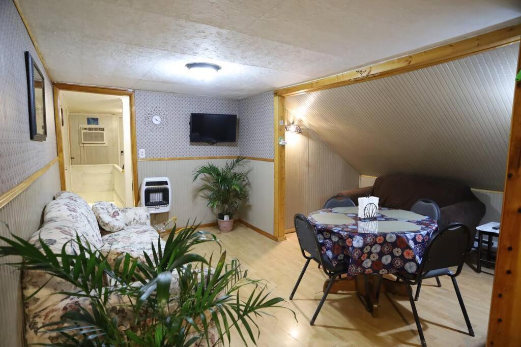 3-Bedroom Apt. Ideal Location Near New River Gorge Фейетвилл Экстерьер фото